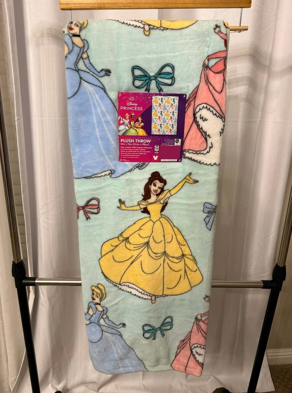Disney Princess Plush Throw Blanket Cinderella Belle Jasmine 50x70